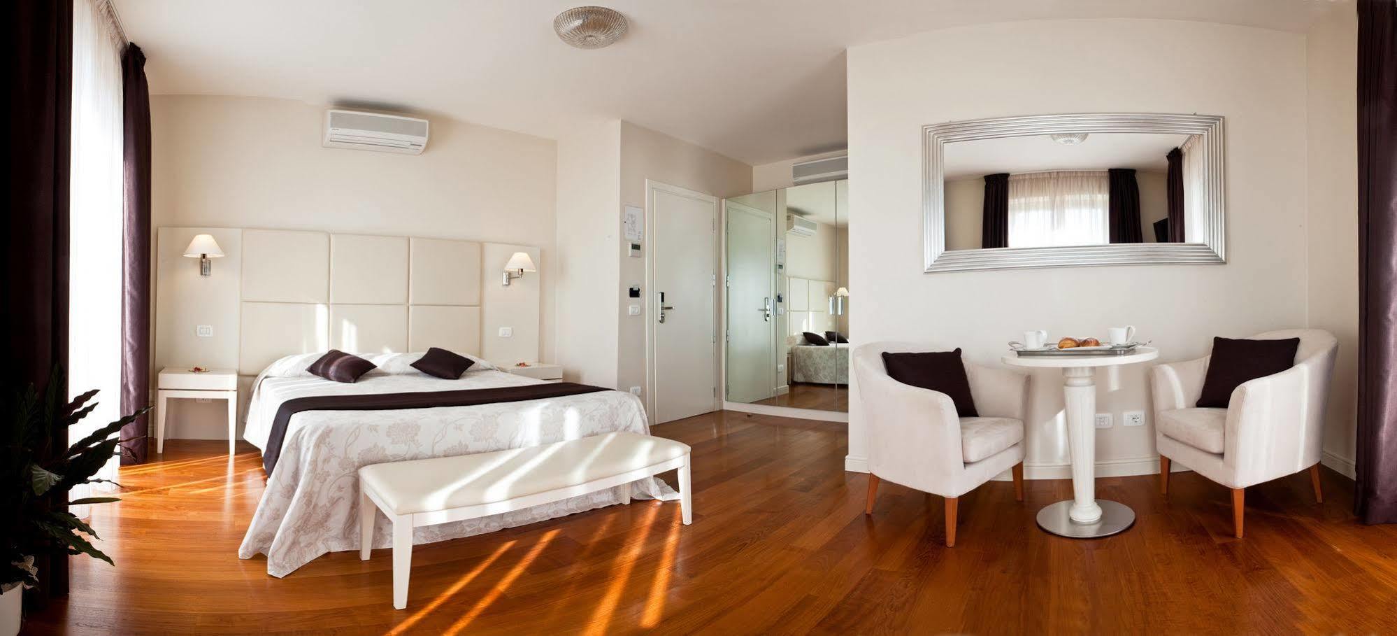 Hotel & Residence Exclusive Marina Di Carrara Dış mekan fotoğraf