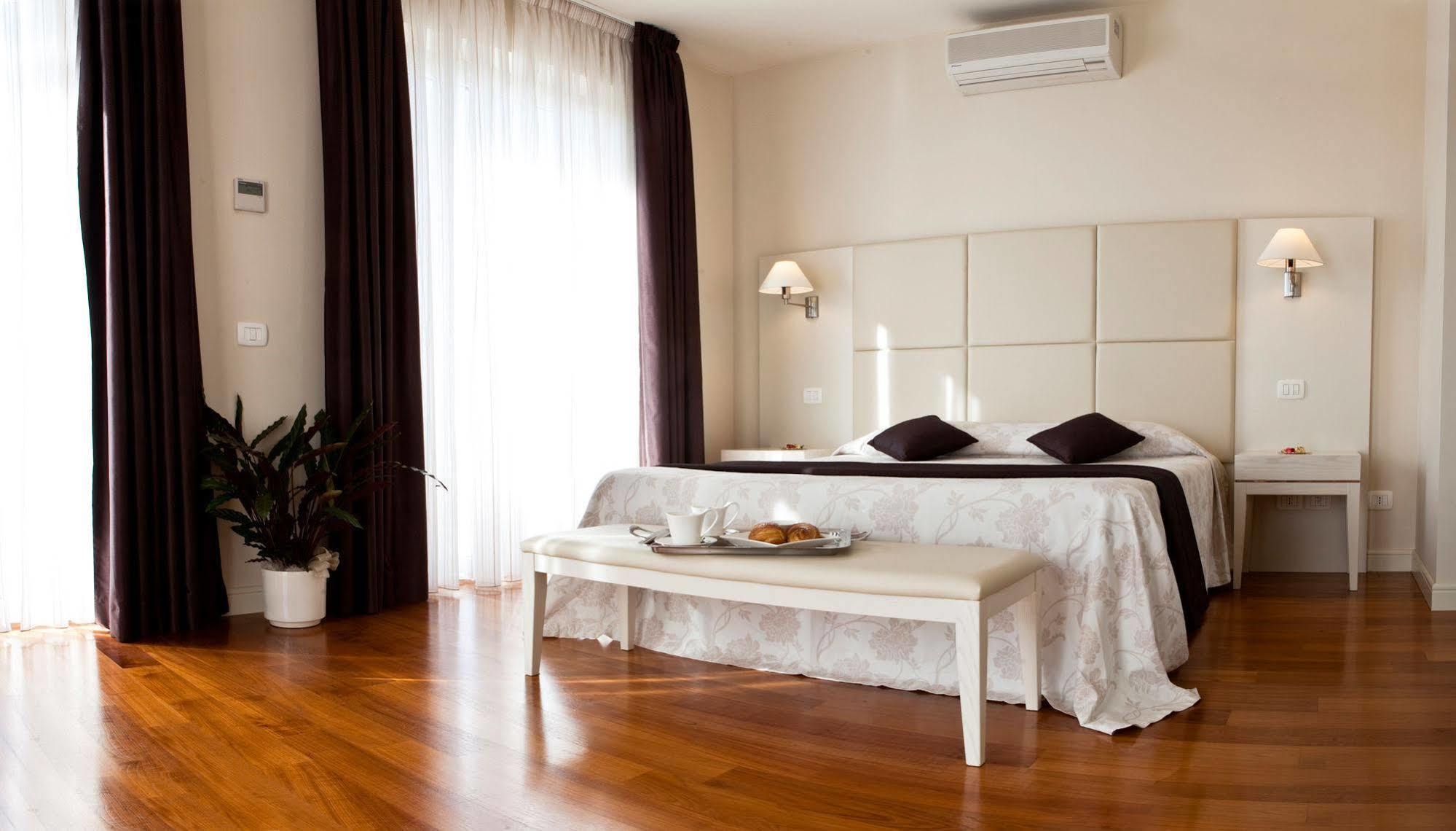 Hotel & Residence Exclusive Marina Di Carrara Dış mekan fotoğraf